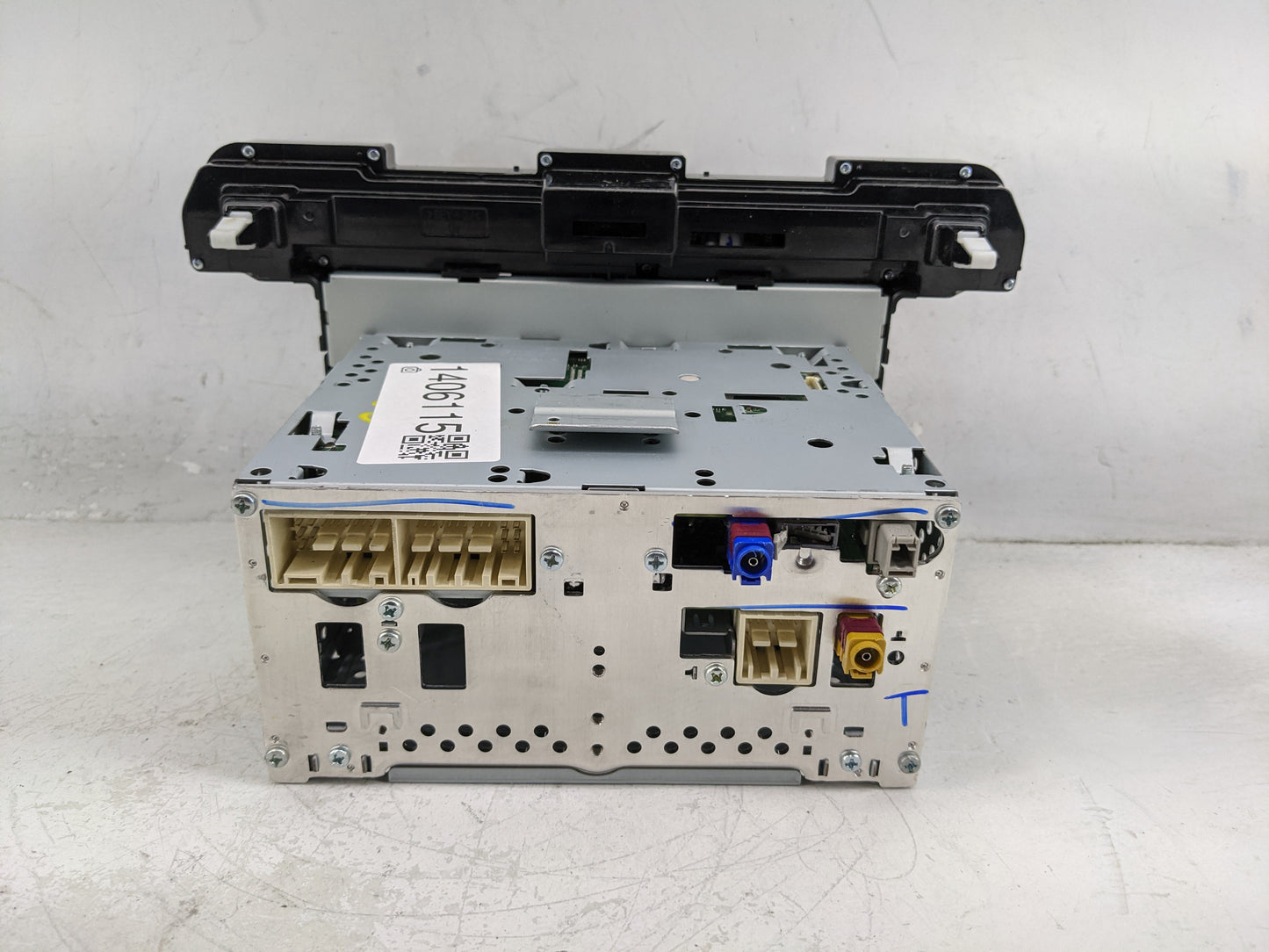 2017-2018 Hyundai Elantra Radio AM FM Cd Player Receiver Replacement P/N:96160-F2101UAT Fits Fits 2017 2018 OEM Used Auto Pa