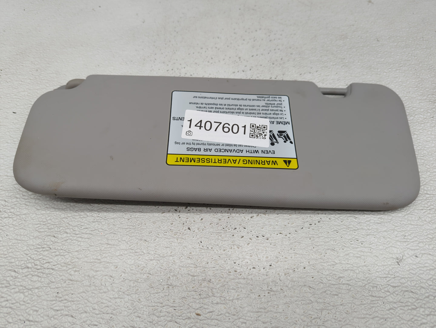 2017-2020 Hyundai Elantra Sun Visor Shade Replacement Passenger Right Mirror Fits Fits 2017 2018 2019 2020 OEM Used Auto Par
