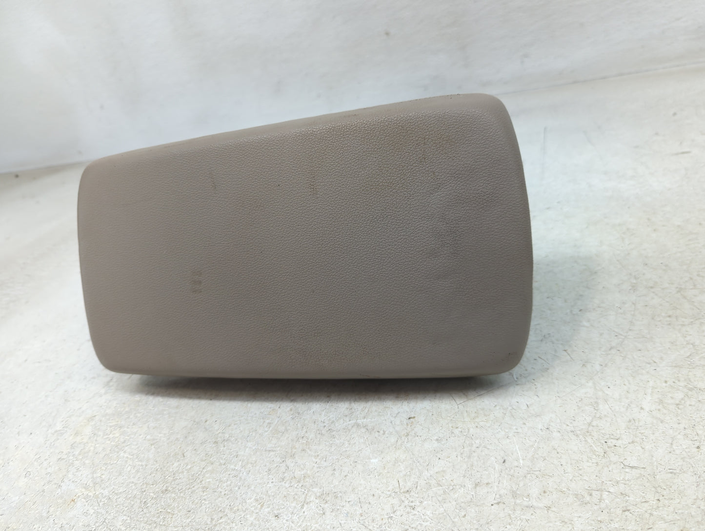 2018 Hyundai Elantra Center Console Armrest Cover Lid Fits OEM Used Auto Parts - Oemusedautoparts1.com