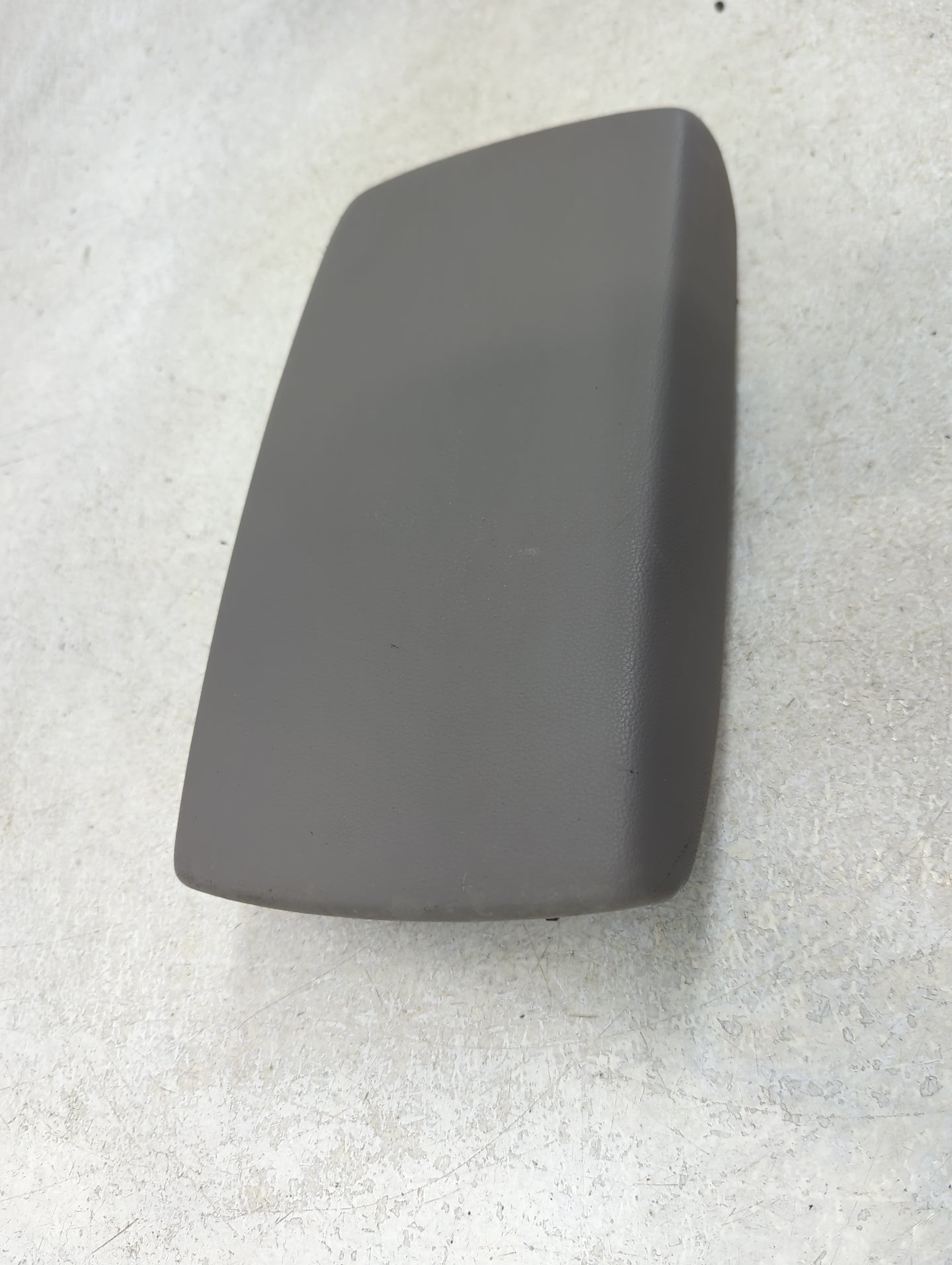 2018 Hyundai Elantra Center Console Armrest Cover Lid Fits OEM Used Auto Parts - Oemusedautoparts1.com