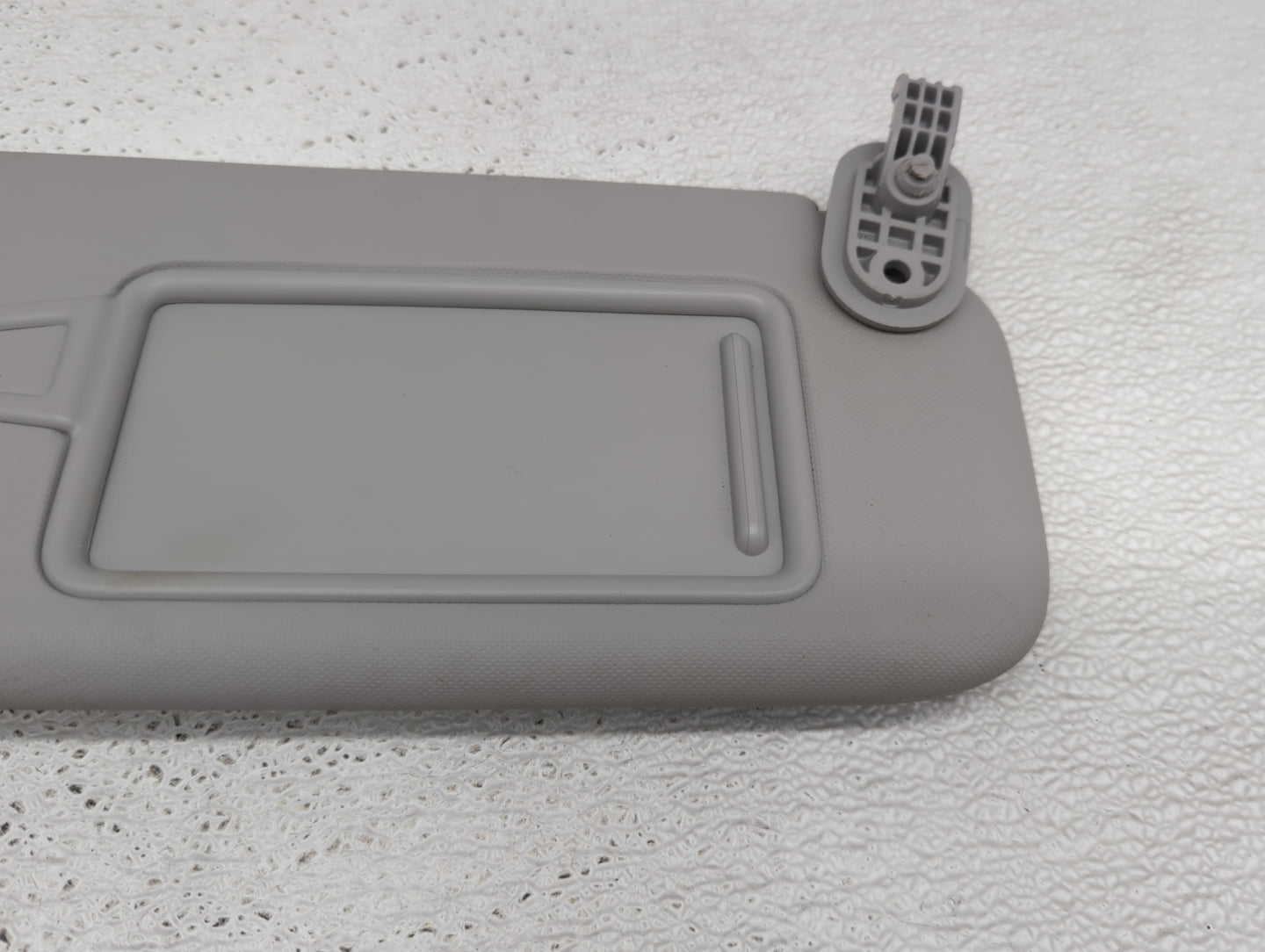 2017-2020 Hyundai Elantra Sun Visor Shade Replacement Passenger Right Mirror Fits Fits 2017 2018 2019 2020 OEM Used Auto Par