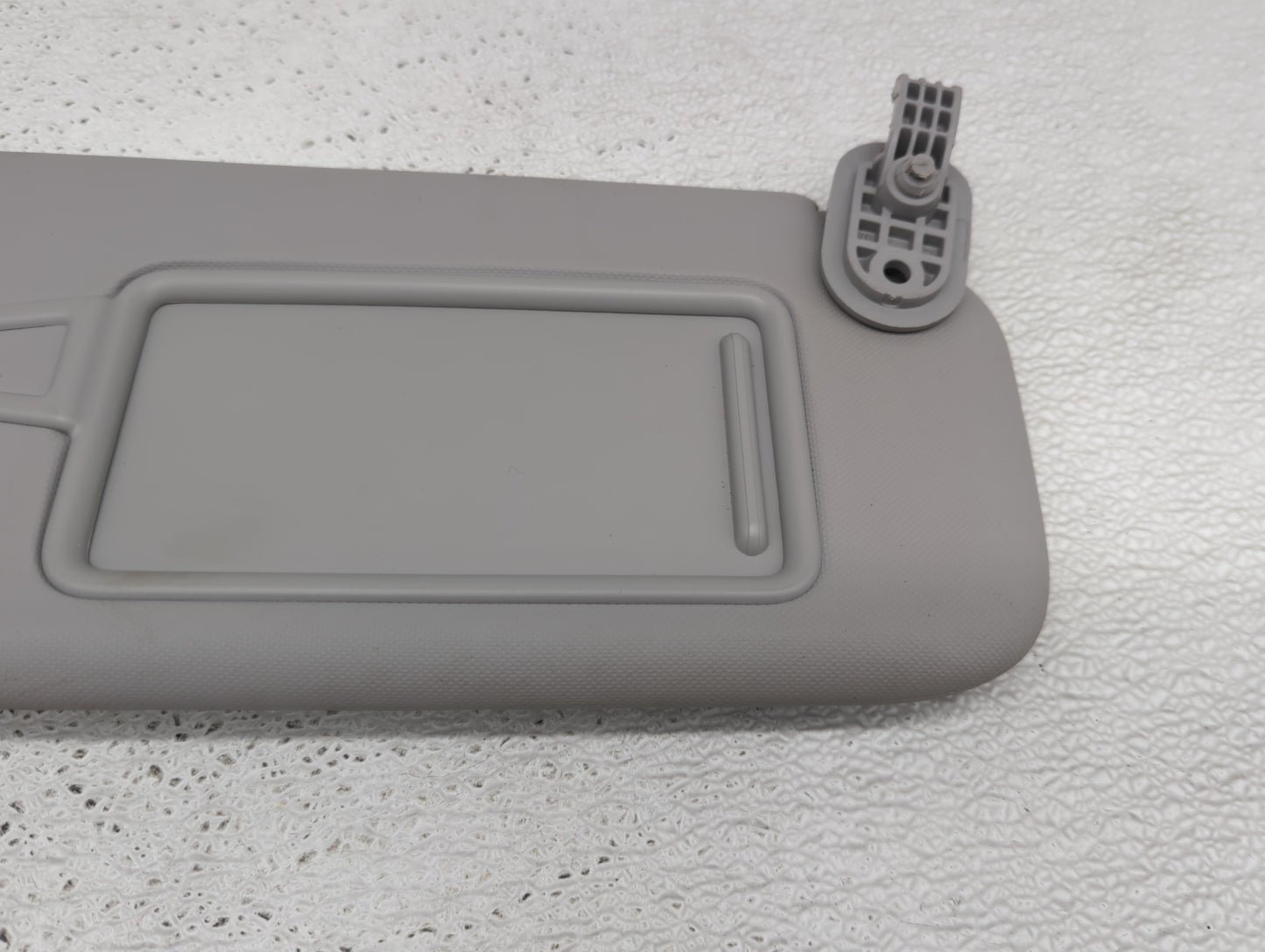 2017-2020 Hyundai Elantra Sun Visor Shade Replacement Passenger Right Mirror Fits Fits 2017 2018 2019 2020 OEM Used Auto Par