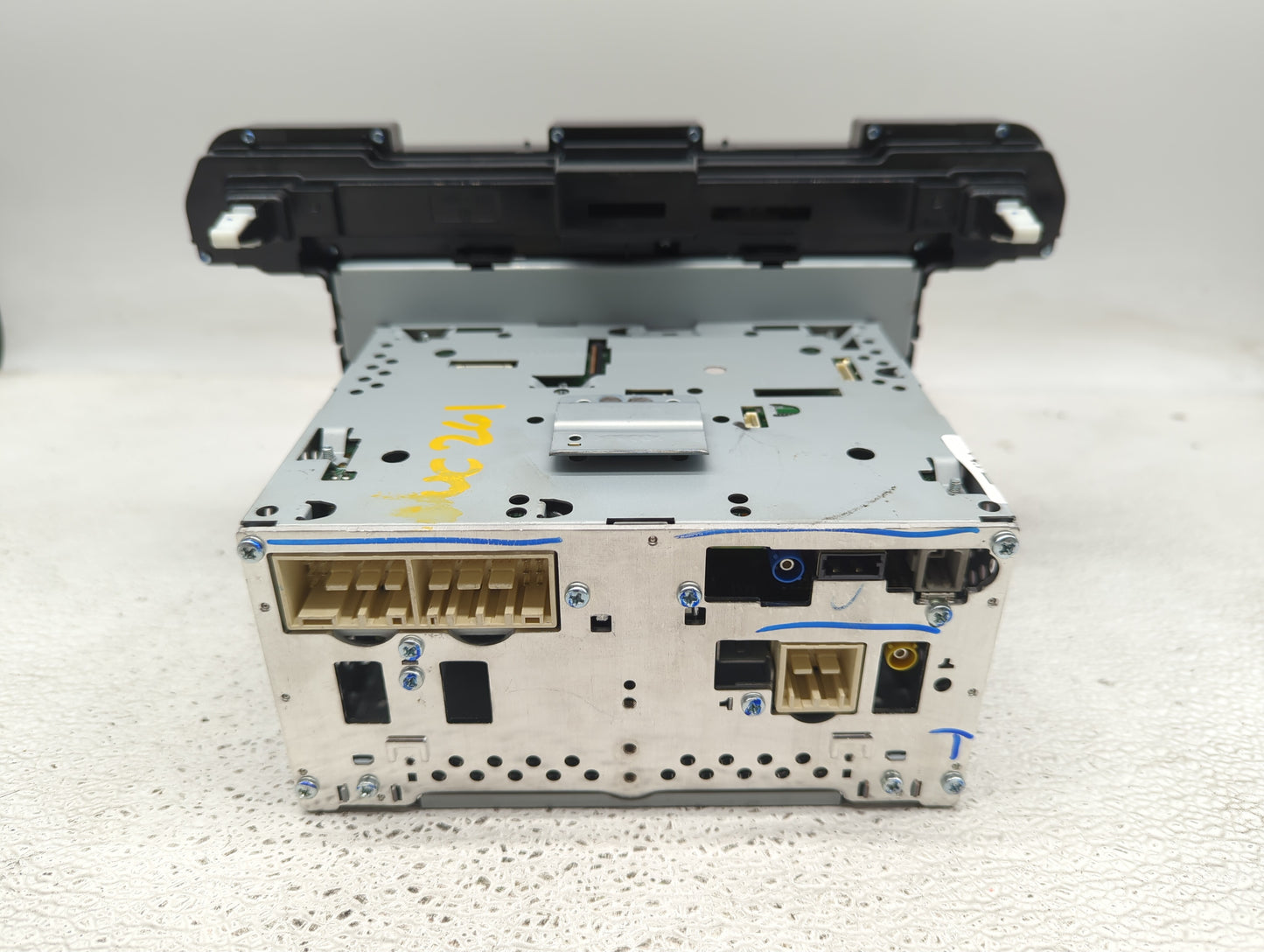 2017-2018 Hyundai Elantra Radio AM FM Cd Player Receiver Replacement P/N:96160-F2101UAT Fits Fits 2017 2018 OEM Used Auto Pa