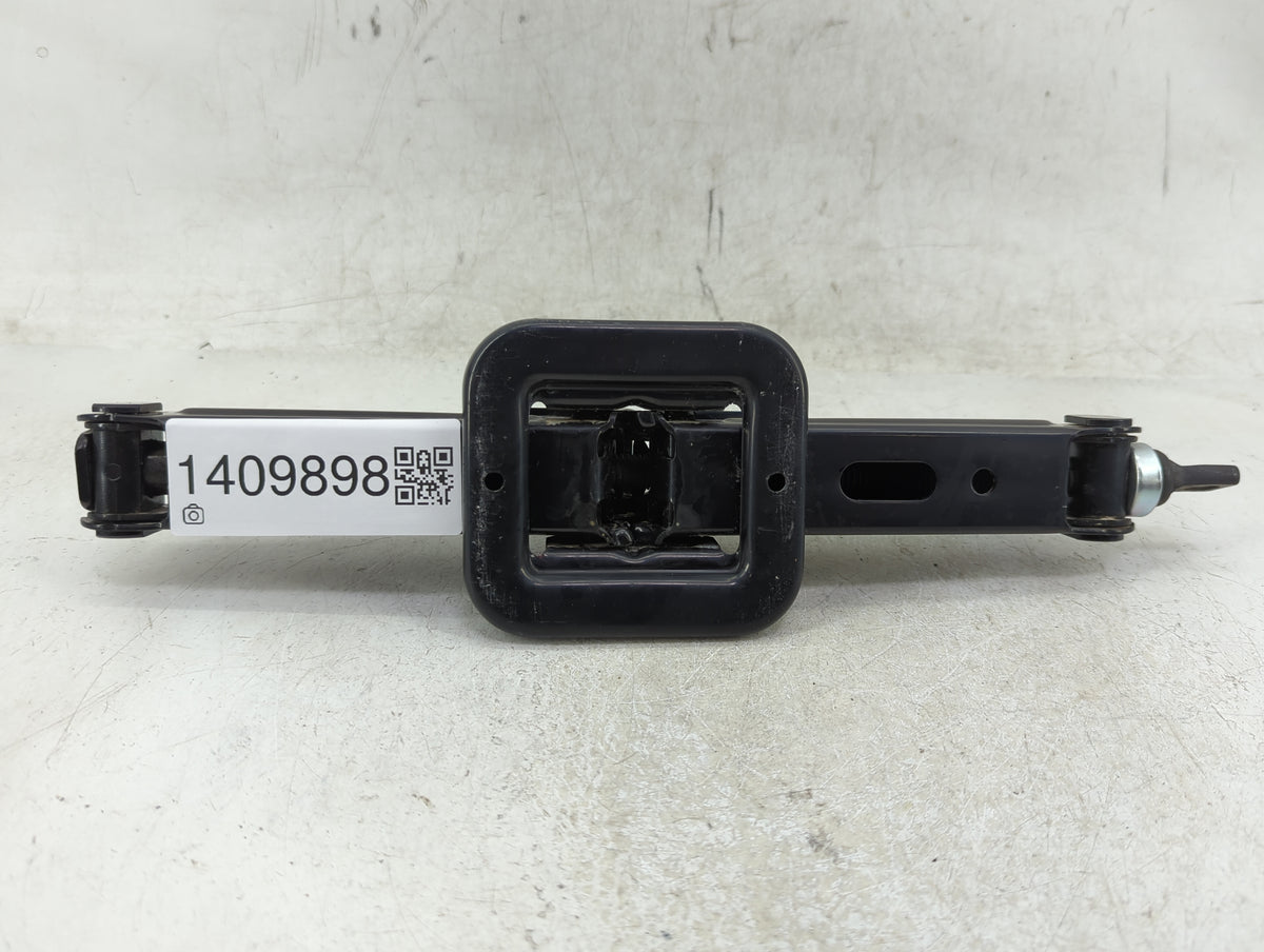 2018 Hyundai Elantra Spare Scissor Car Jack 1409898 - Oemusedautoparts1.com