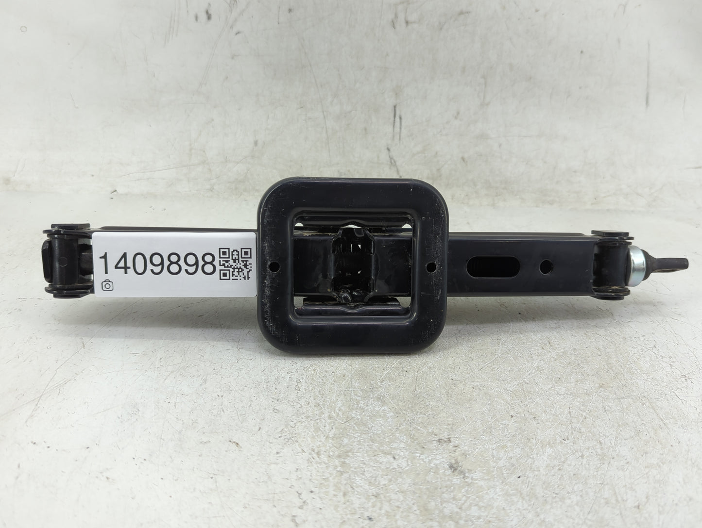 2018 Hyundai Elantra Spare Scissor Car Jack 1409898 - Oemusedautoparts1.com