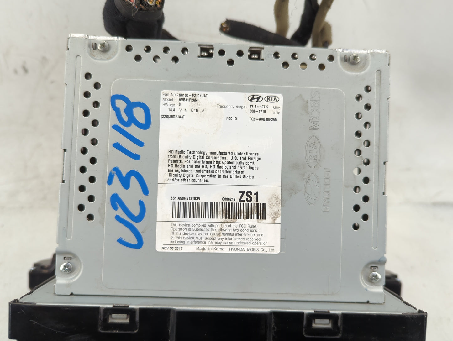2017-2018 Hyundai Elantra Radio AM FM Cd Player Receiver Replacement P/N:96160-F2101UAT Fits Fits 2017 2018 OEM Used Auto Pa