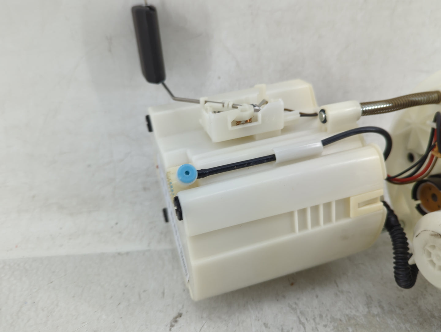 Hyundai Elantra Electrical Gas Fuel Pump Assembly - Oemusedautoparts1.com