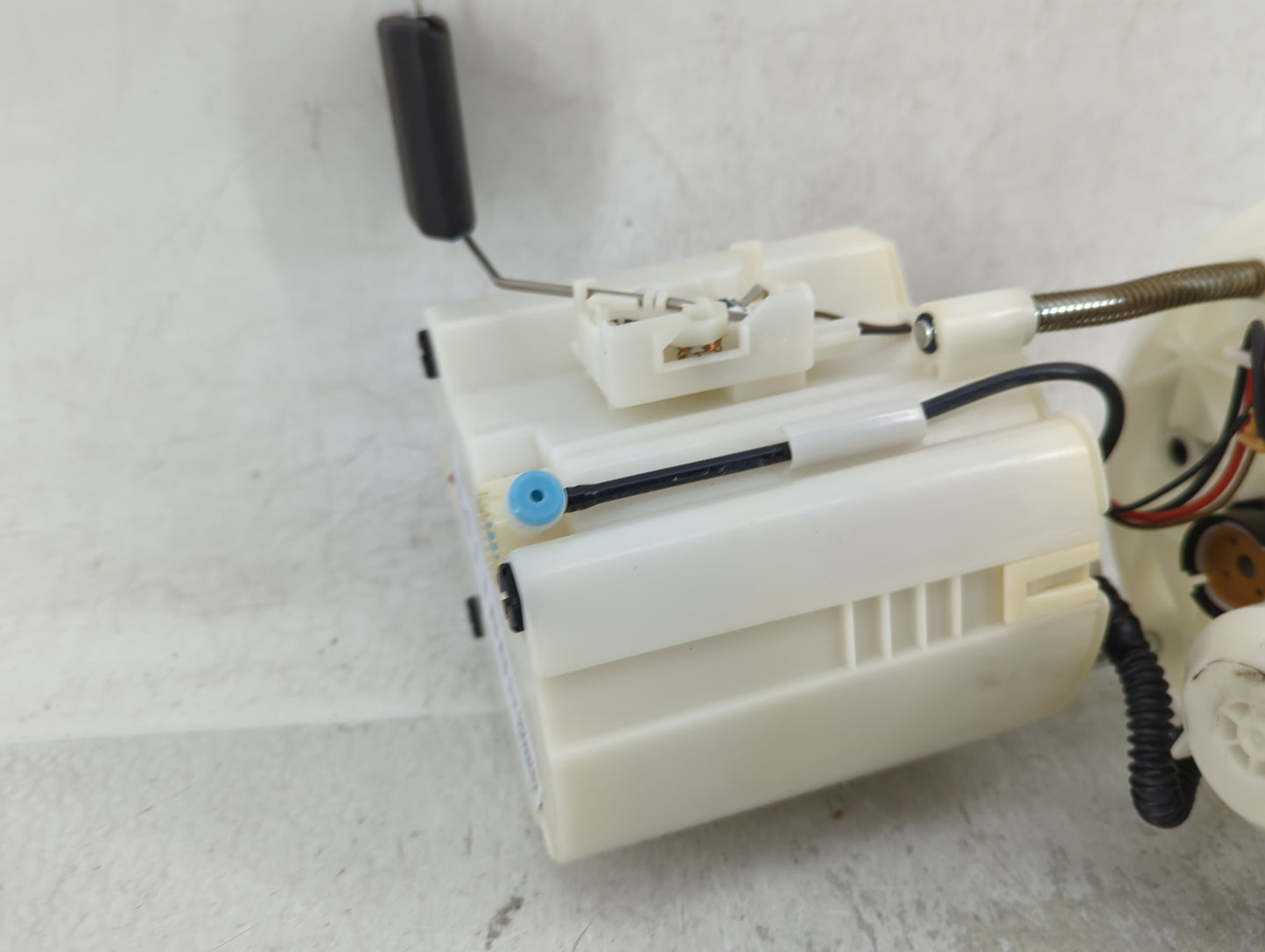 Hyundai Elantra Electrical Gas Fuel Pump Assembly - Oemusedautoparts1.com