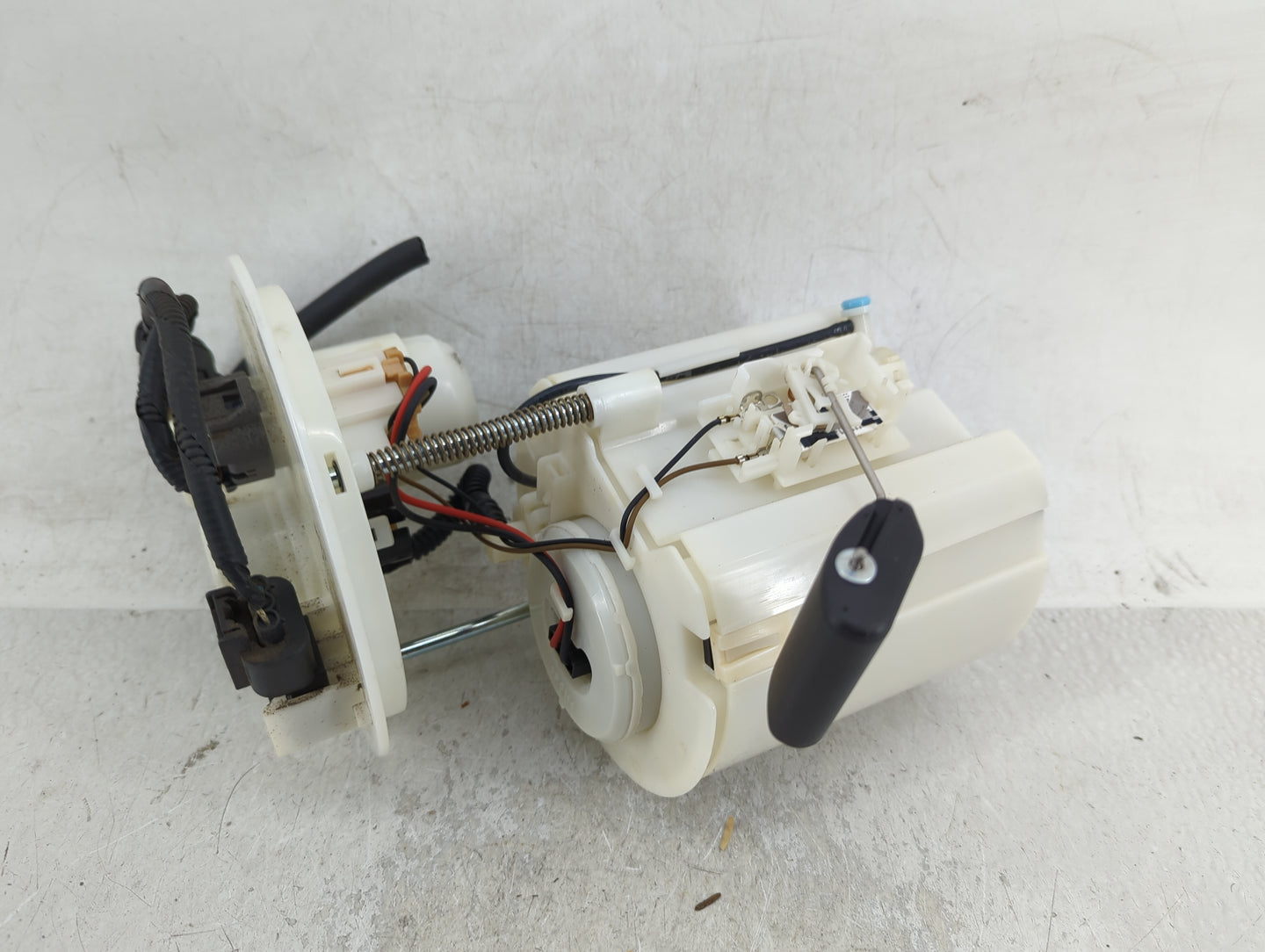 Hyundai Elantra Electrical Gas Fuel Pump Assembly - Oemusedautoparts1.com