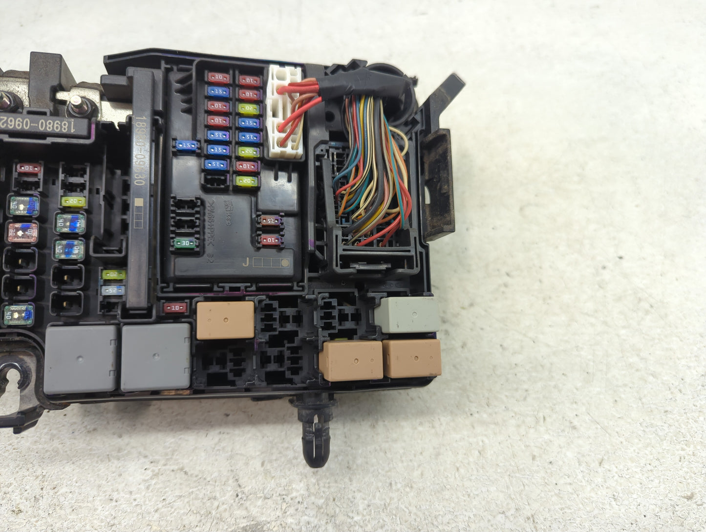 2018 Hyundai Elantra Fusebox Fuse Box Panel Relay Module Fits OEM Used Auto Parts - Oemusedautoparts1.com