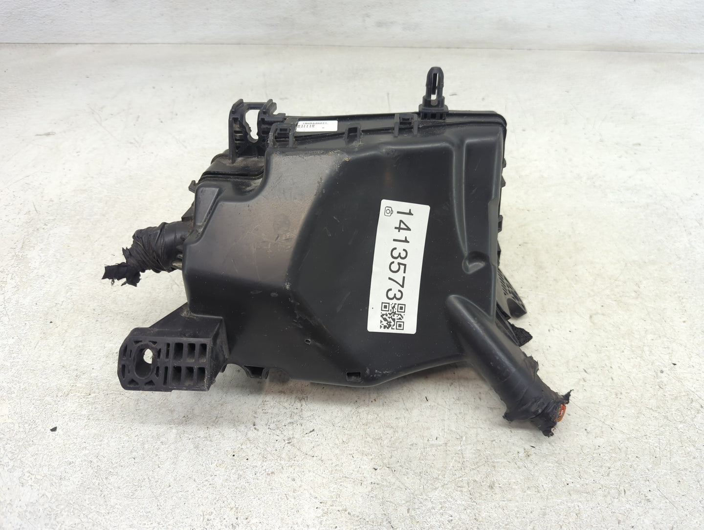 2018 Hyundai Elantra Fusebox Fuse Box Panel Relay Module Fits OEM Used Auto Parts - Oemusedautoparts1.com