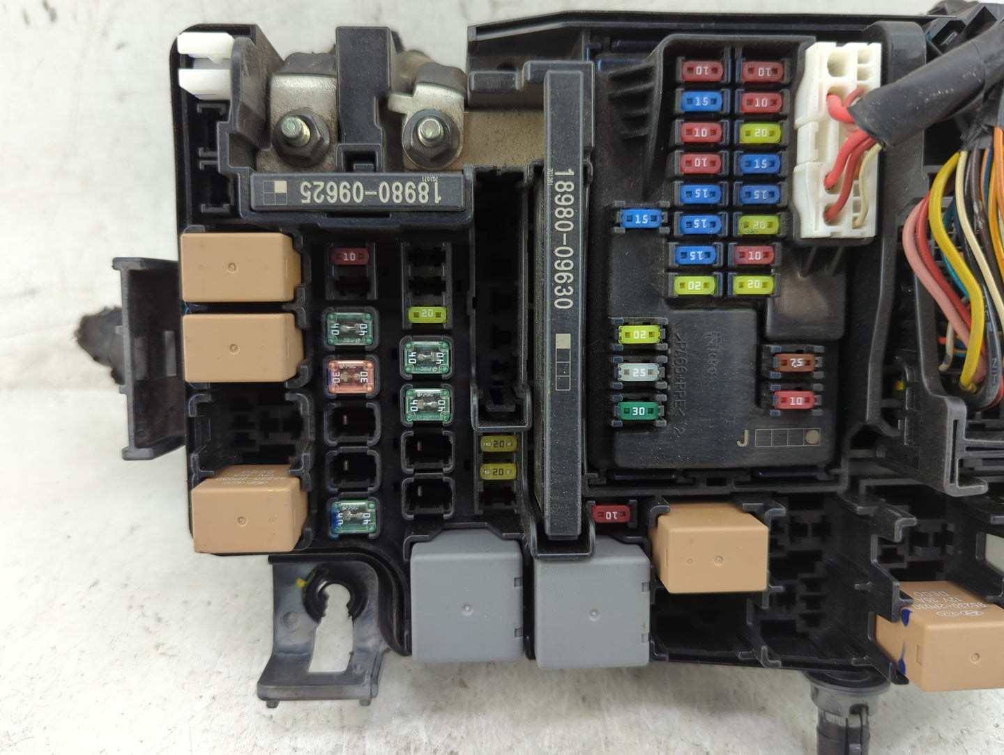 2018 Hyundai Elantra Fusebox Fuse Box Panel Relay Module P/N:91956-F2022 Fits OEM Used Auto Parts - Oemusedautoparts1.com