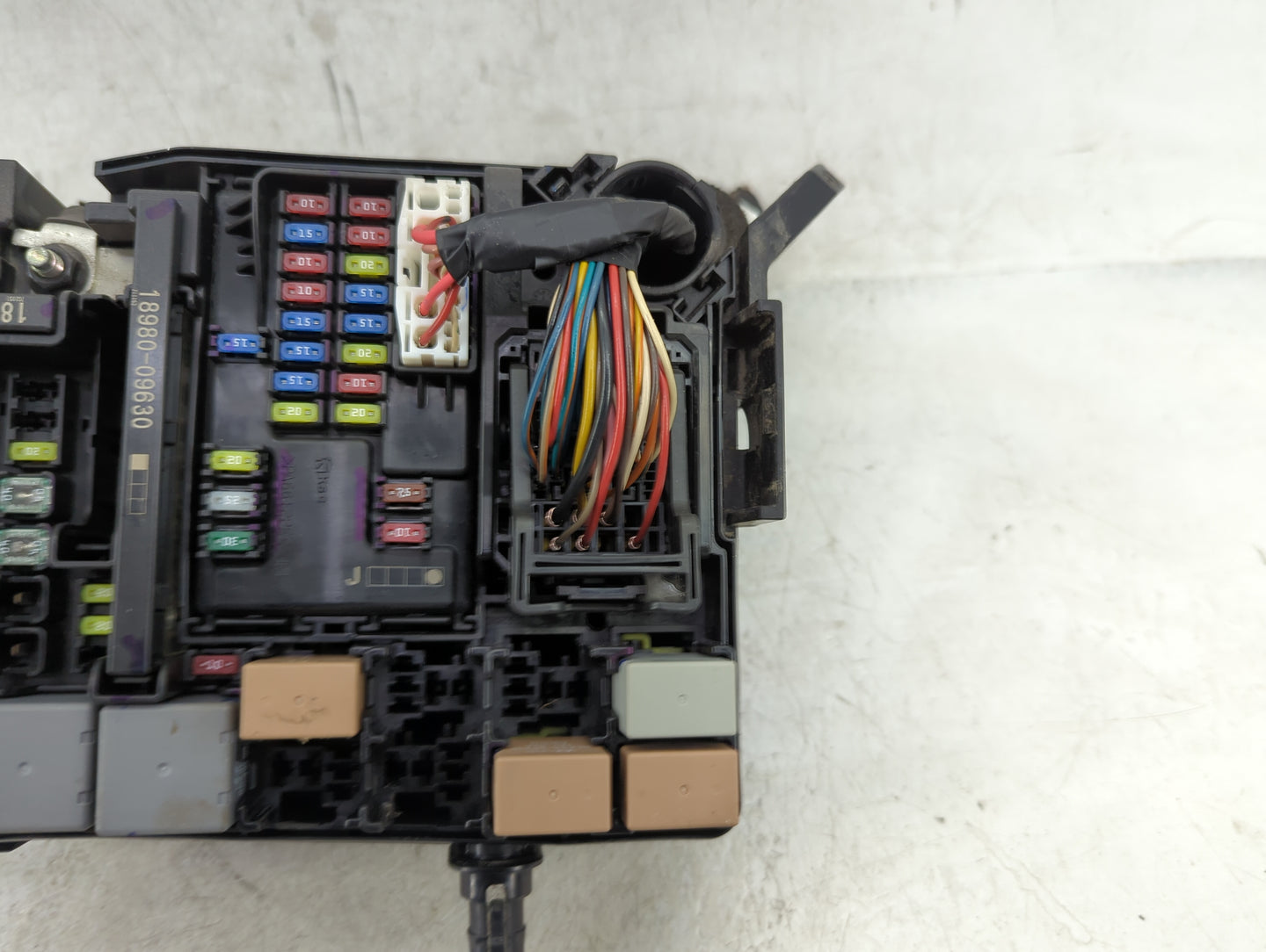 2018 Hyundai Elantra Fusebox Fuse Box Panel Relay Module Fits OEM Used Auto Parts - Oemusedautoparts1.com