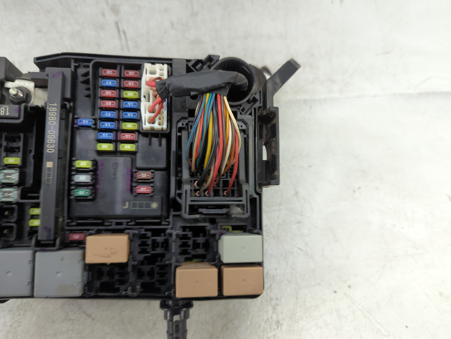 2018 Hyundai Elantra Fusebox Fuse Box Panel Relay Module Fits OEM Used Auto Parts - Oemusedautoparts1.com