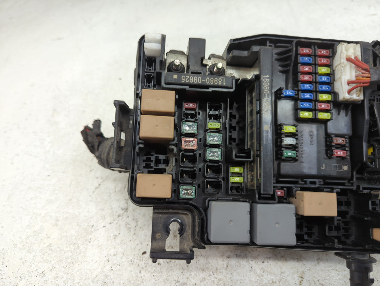 2018 Hyundai Elantra Fusebox Fuse Box Panel Relay Module P/N:91956-F2022 Fits OEM Used Auto Parts - Oemusedautoparts1.com