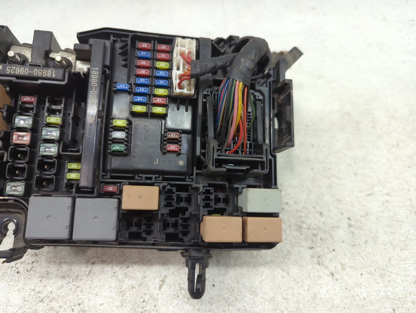 2018 Hyundai Elantra Fusebox Fuse Box Panel Relay Module P/N:91956-F2022 Fits OEM Used Auto Parts - Oemusedautoparts1.com