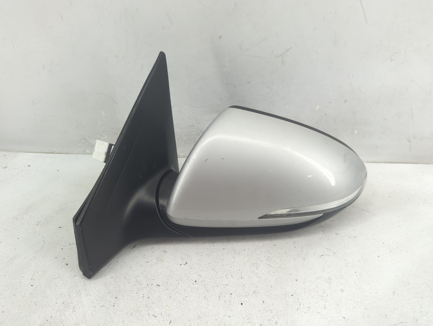2017-2018 Hyundai Elantra Driver Side View Mirror - Left Door Mirror OEM Used - Oemusedautoparts1.com