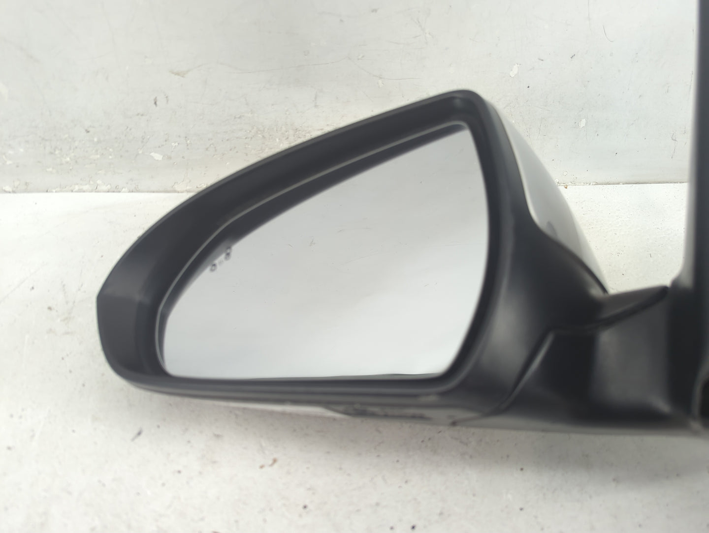 2017-2018 Hyundai Elantra Driver Side View Mirror - Left Door Mirror OEM Used - Oemusedautoparts1.com