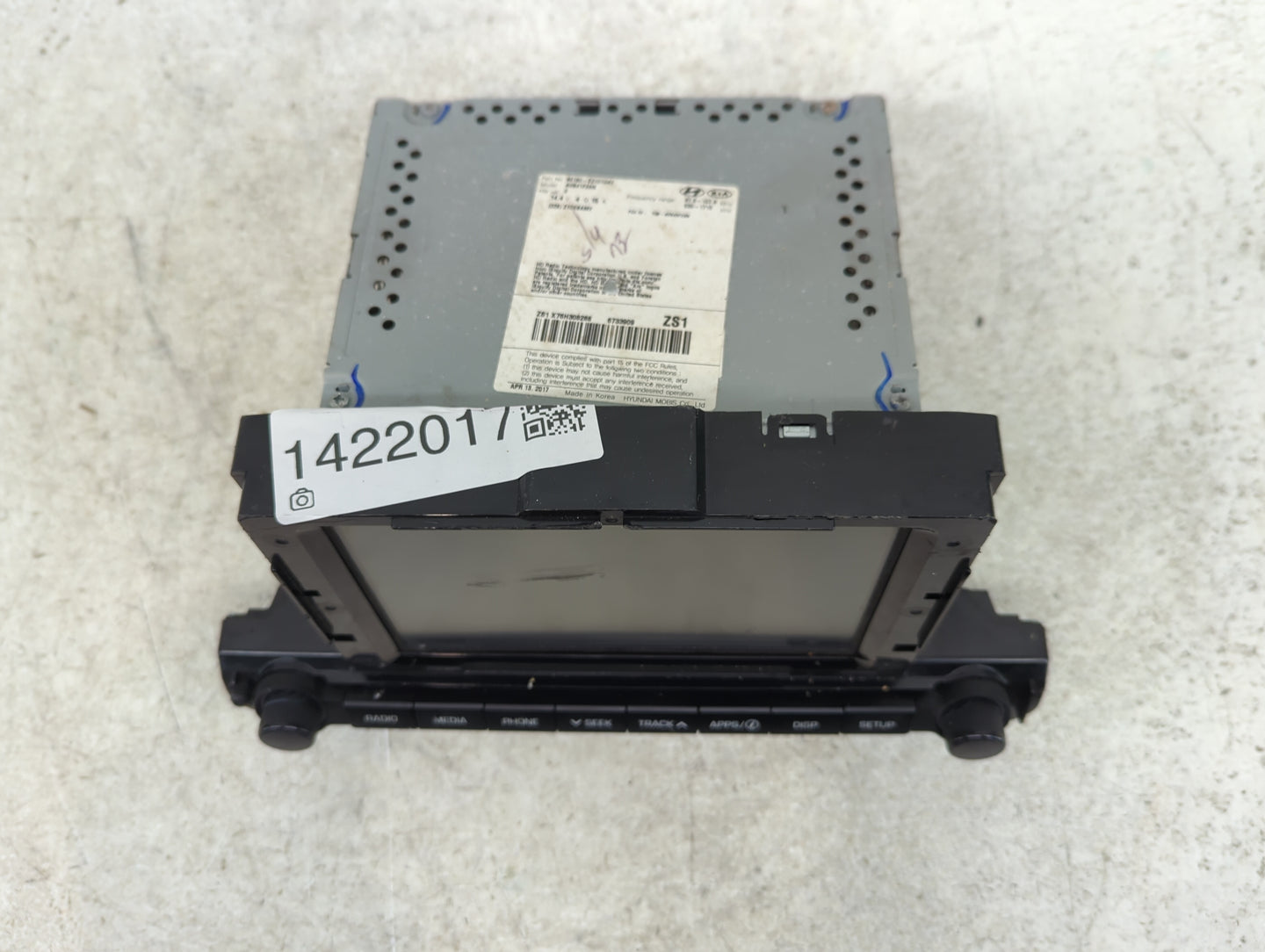 2017-2018 Hyundai Elantra Radio AM FM Cd Player Receiver Replacement P/N:96160-F2101UAT Fits Fits 2017 2018 OEM Used Auto Pa