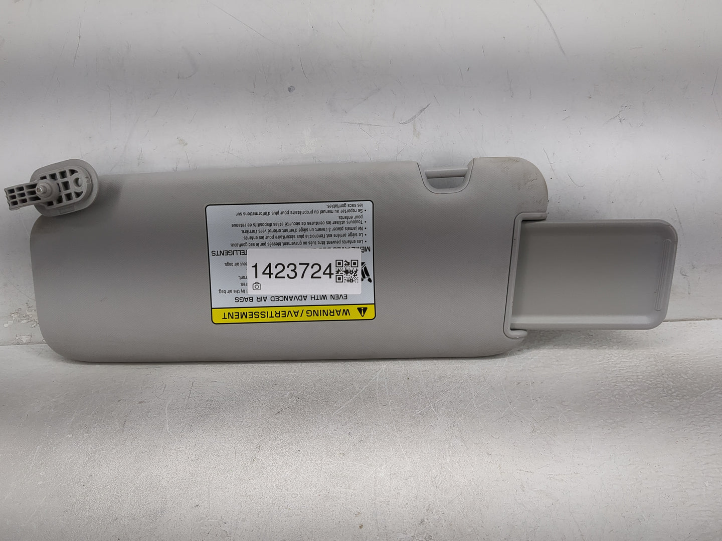 2017-2020 Hyundai Elantra Sun Visor Shade Replacement Passenger Right Mirror Fits Fits 2017 2018 2019 2020 OEM Used Auto Par