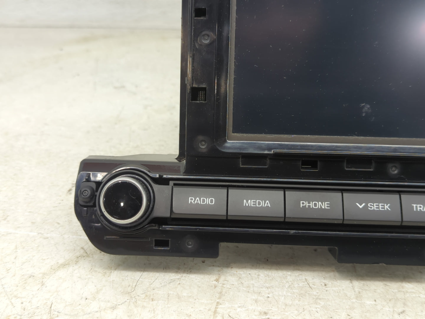 2017-2018 Hyundai Elantra Radio AM FM Cd Player Receiver Replacement P/N:96160-F2101UAT Fits Fits 2017 2018 OEM Used Auto Pa