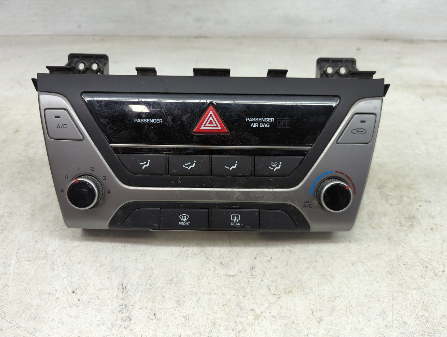 2018 Hyundai Elantra Climate Control Module Temperature AC/Heater Replacement P/N:97250-F20624X Fits OEM Used Auto Parts - O