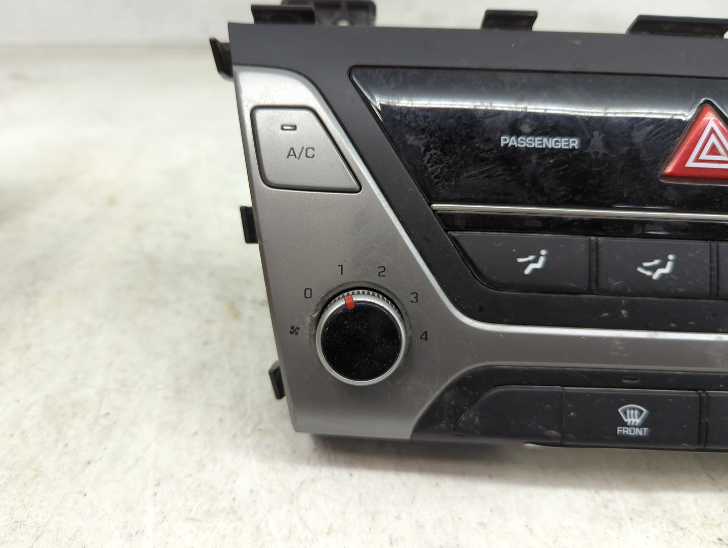 2018 Hyundai Elantra Climate Control Module Temperature AC/Heater Replacement P/N:97250-F20624X Fits OEM Used Auto Parts - O