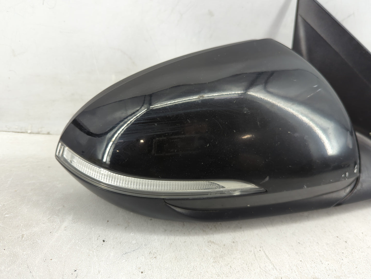 2017-2018 Hyundai Elantra Passenger Side View Mirror - Right Door Mirror OEM Used - Oemusedautoparts1.com