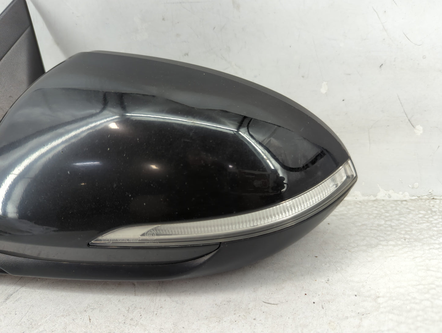 2017-2018 Hyundai Elantra Driver Side View Mirror - Left Door Mirror OEM Used - Oemusedautoparts1.com