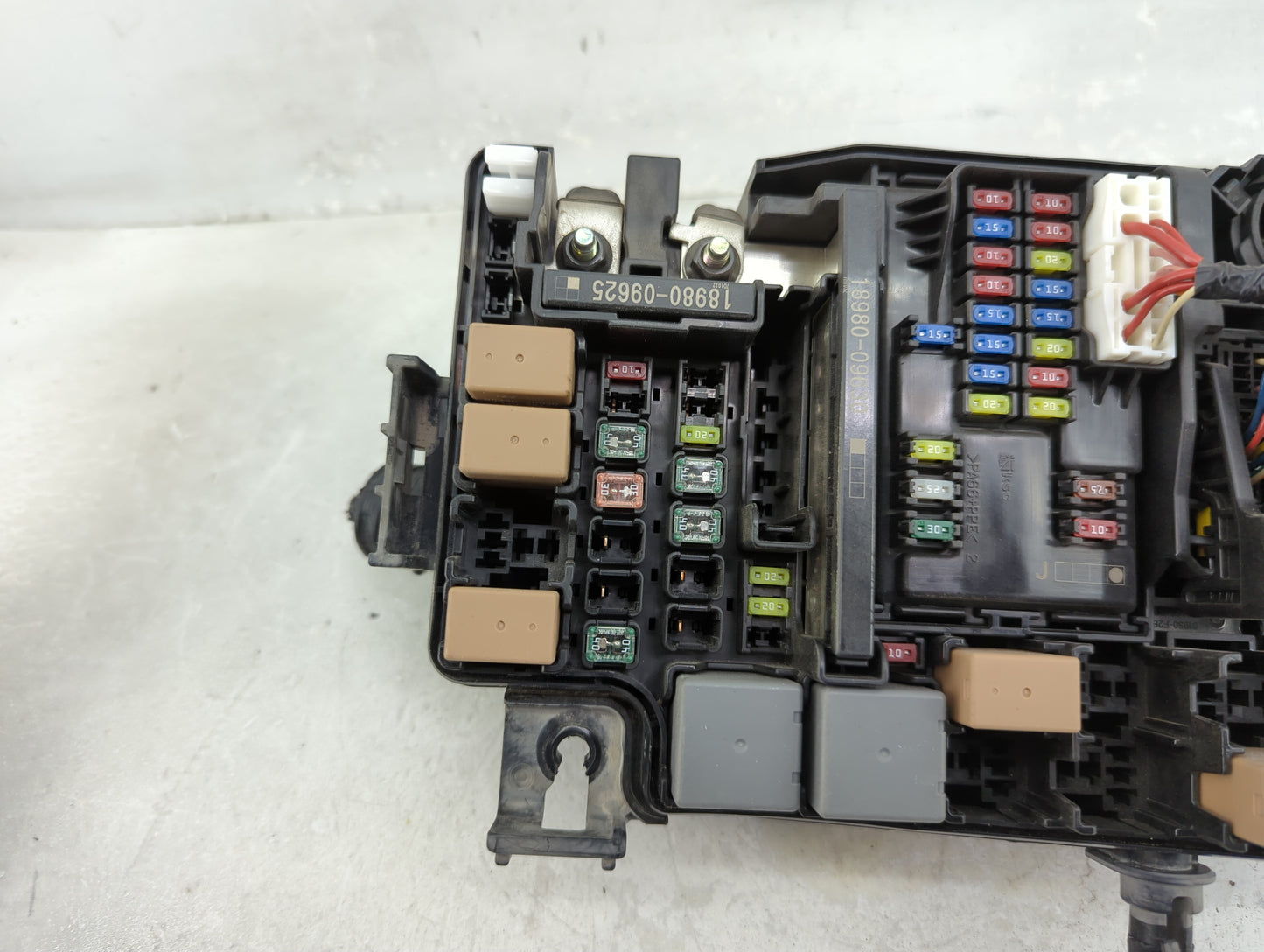 2018 Hyundai Elantra Fusebox Fuse Box Panel Relay Module P/N:91956-F2022 Fits OEM Used Auto Parts - Oemusedautoparts1.com