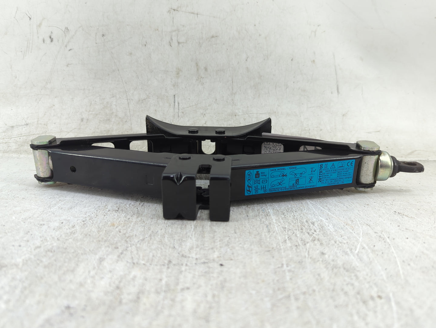 2018 Hyundai Elantra Spare Scissor Car Jack - Oemusedautoparts1.com