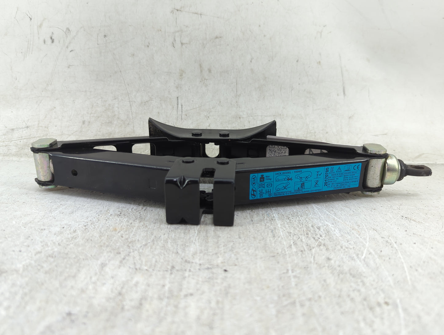 2018 Hyundai Elantra Spare Scissor Car Jack - Oemusedautoparts1.com