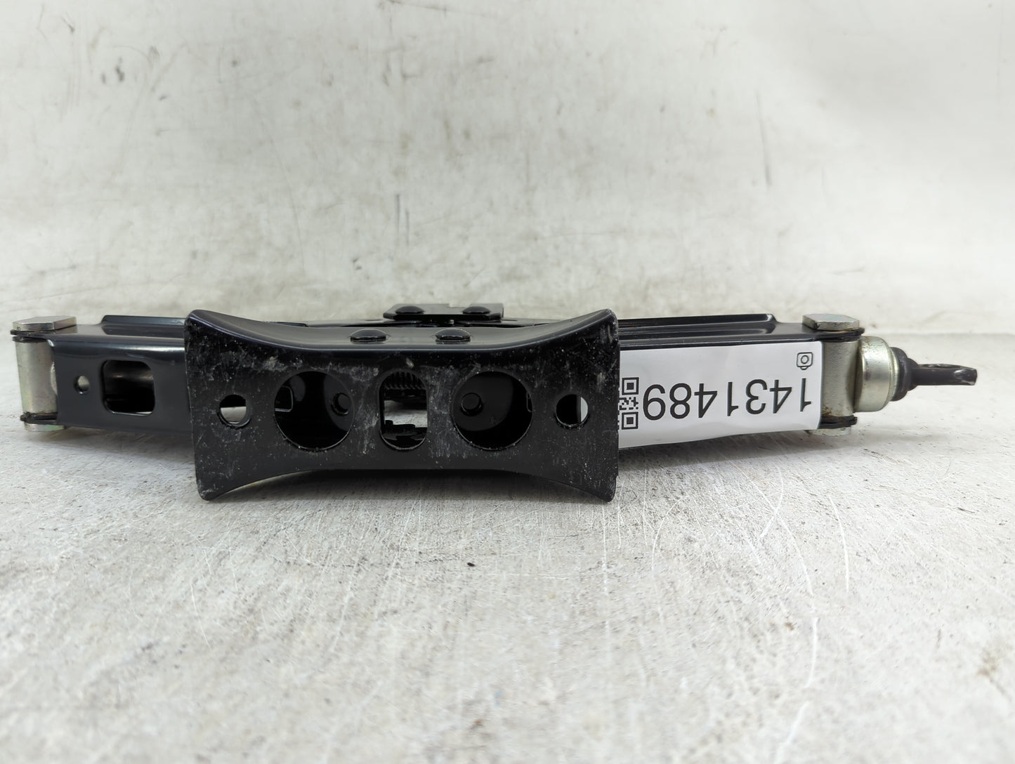 2018 Hyundai Elantra Spare Scissor Car Jack - Oemusedautoparts1.com
