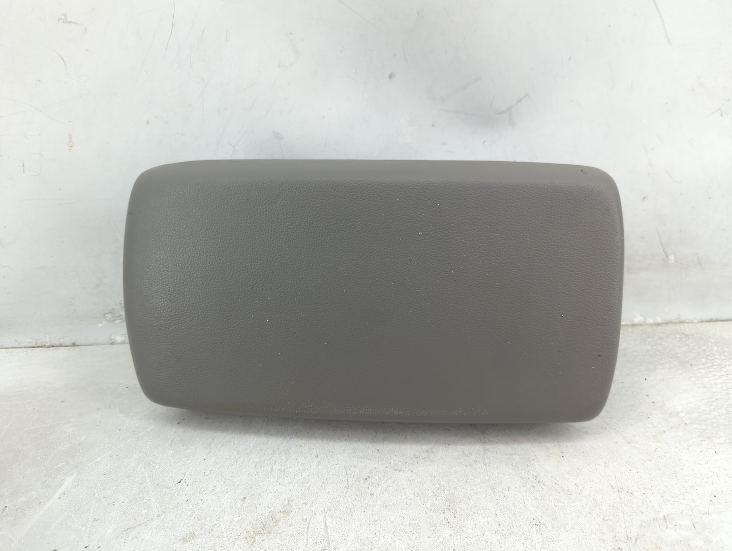 2018 Hyundai Elantra Center Console Armrest Cover Lid P/N:84660 F2000 Fits OEM Used Auto Parts - Oemusedautoparts1.com