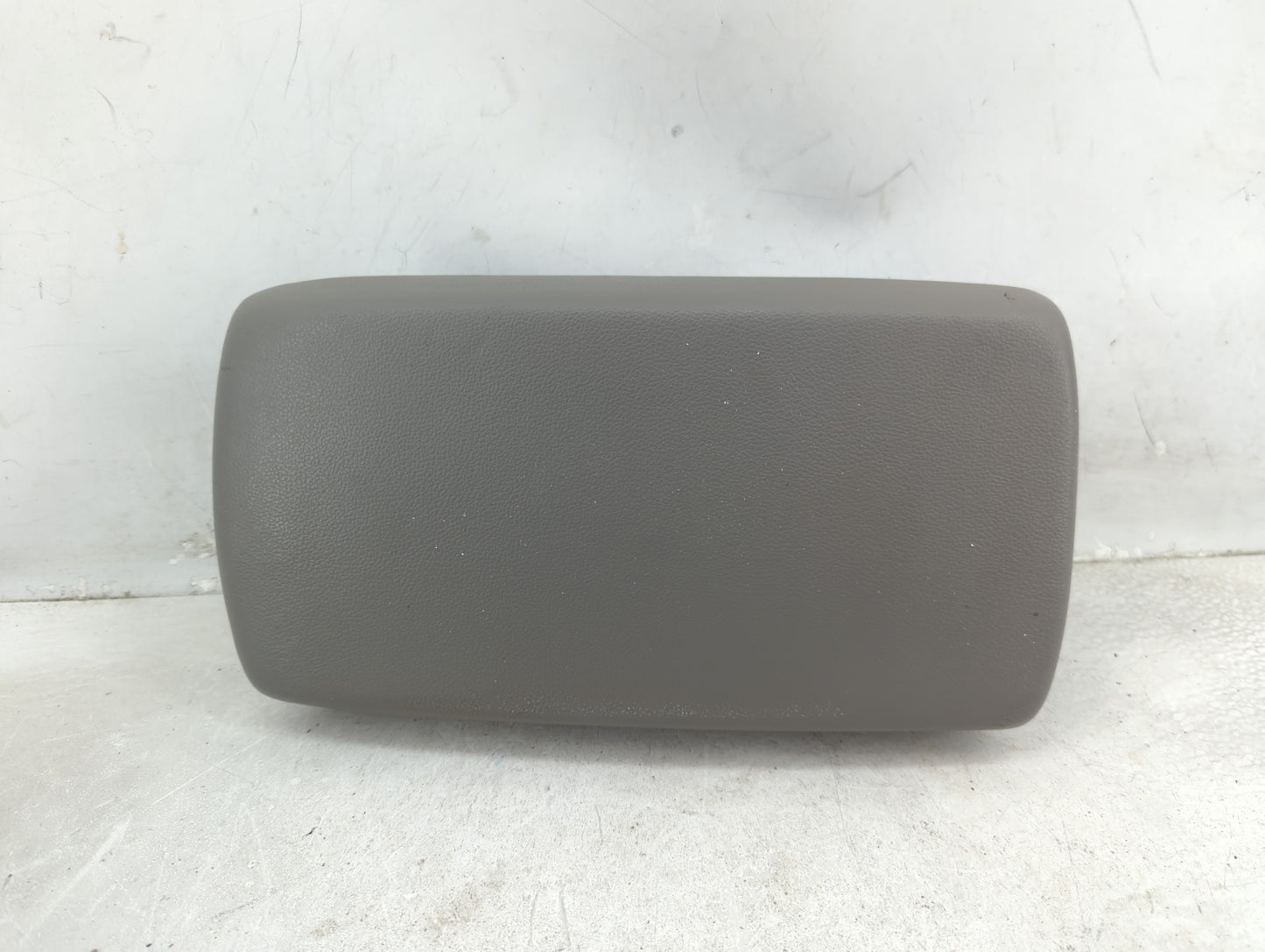 2018 Hyundai Elantra Center Console Armrest Cover Lid P/N:84660 F2000 Fits OEM Used Auto Parts - Oemusedautoparts1.com