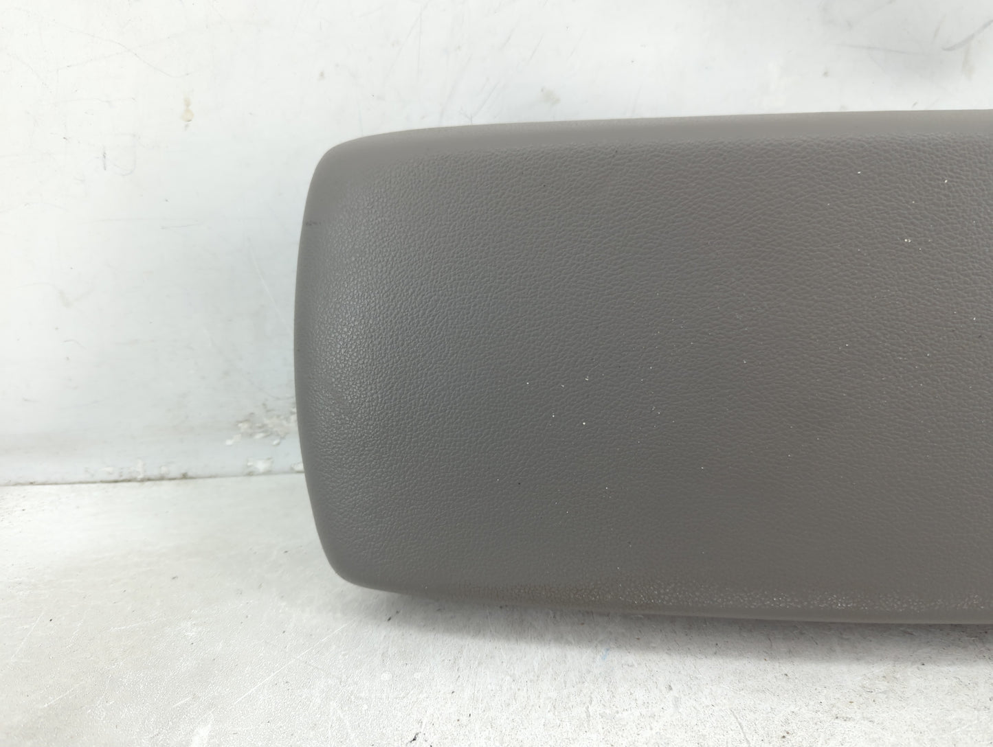 2018 Hyundai Elantra Center Console Armrest Cover Lid P/N:84660 F2000 Fits OEM Used Auto Parts - Oemusedautoparts1.com