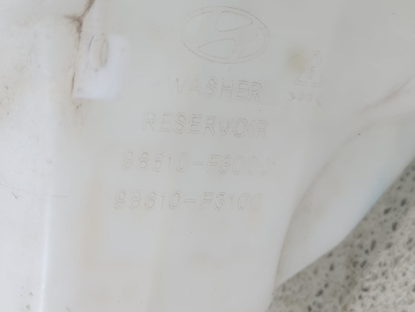 2017-2018 Hyundai Elantra Windshield Washer Fluid Reservoir Bottle Oem - Oemusedautoparts1.com