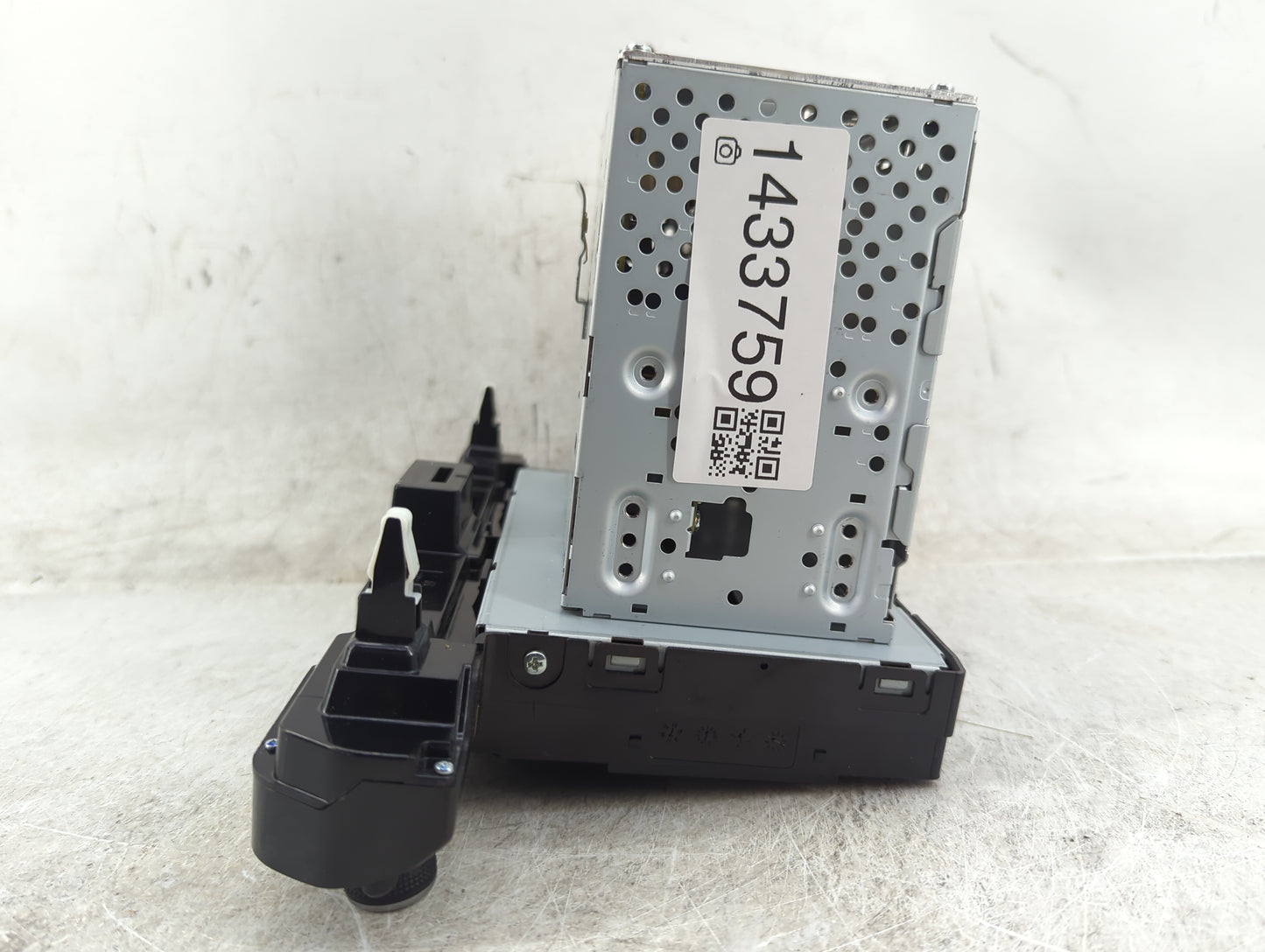 2017-2018 Hyundai Elantra Radio AM FM Cd Player Receiver Replacement P/N:96160-F2101UAT AV8412FAN Fits Fits 2017 2018 OEM Us