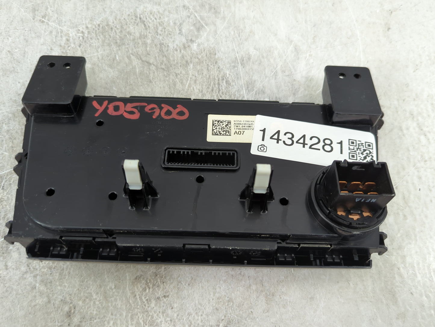 2017-2018 Hyundai Elantra Climate Control Module Temperature AC/Heater Replacement P/N:97250-F2062X AD06CBQJS Fits Fits 2017