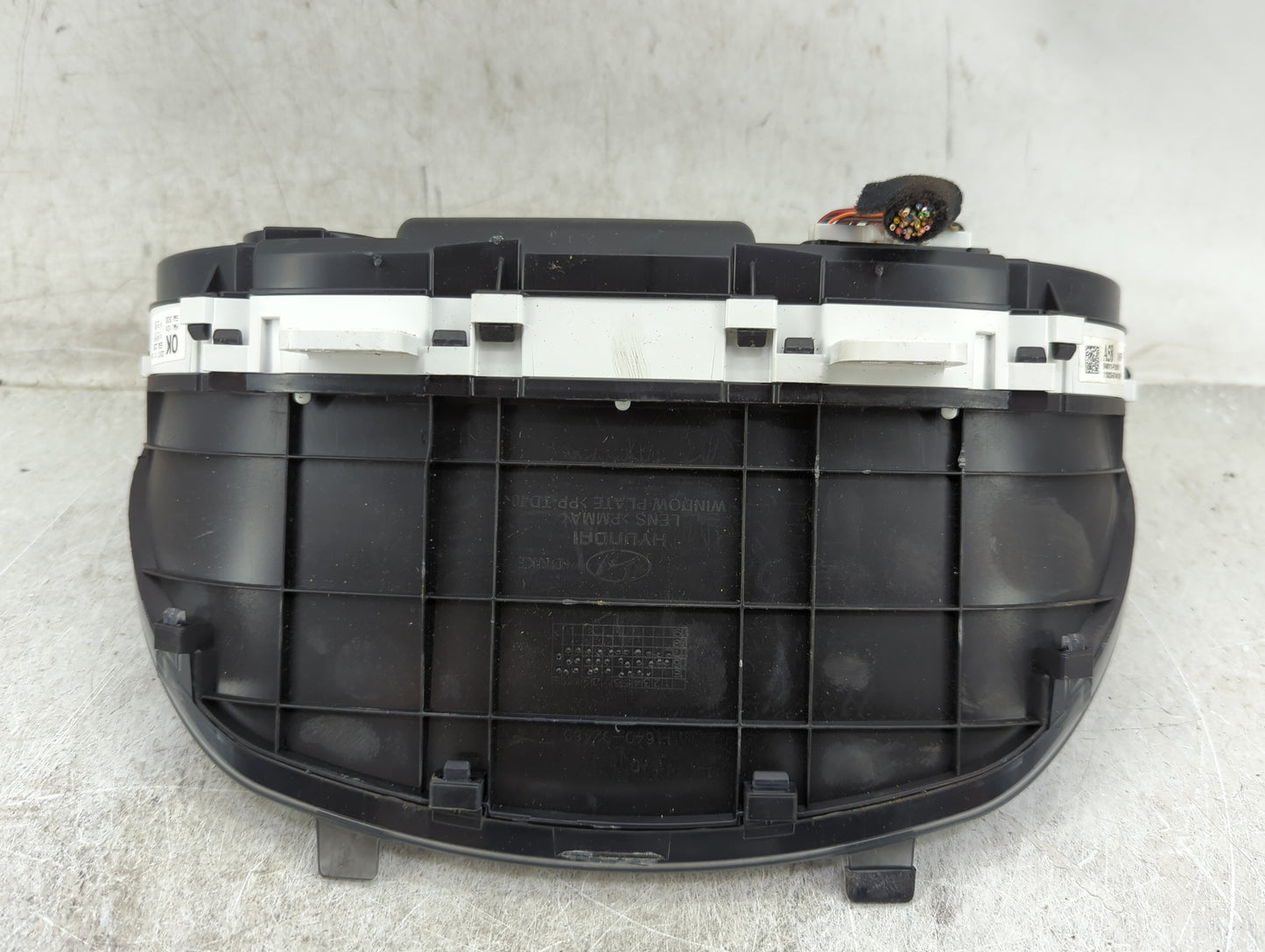 2017-2018 Hyundai Elantra Instrument Cluster Speedometer Gauges P/N:94013-F2010 94023-F2010 Fits Fits 2017 2018 OEM Used Aut