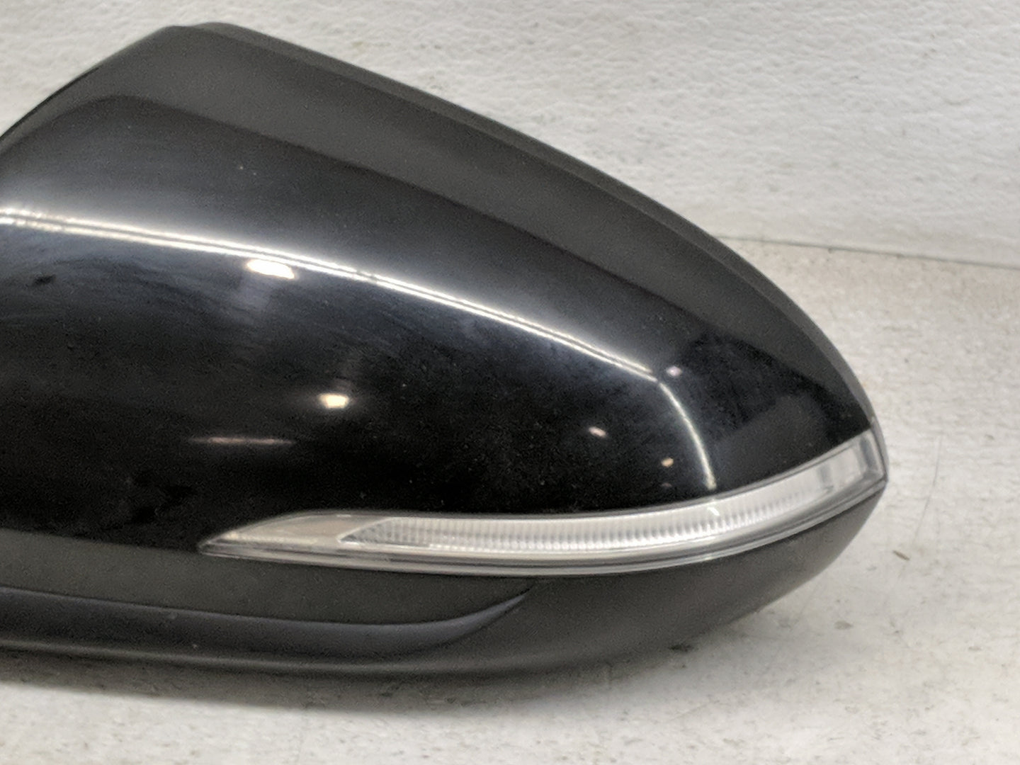 2017-2018 Hyundai Elantra Driver Side View Mirror - Left Door Mirror OEM Used - Oemusedautoparts1.com