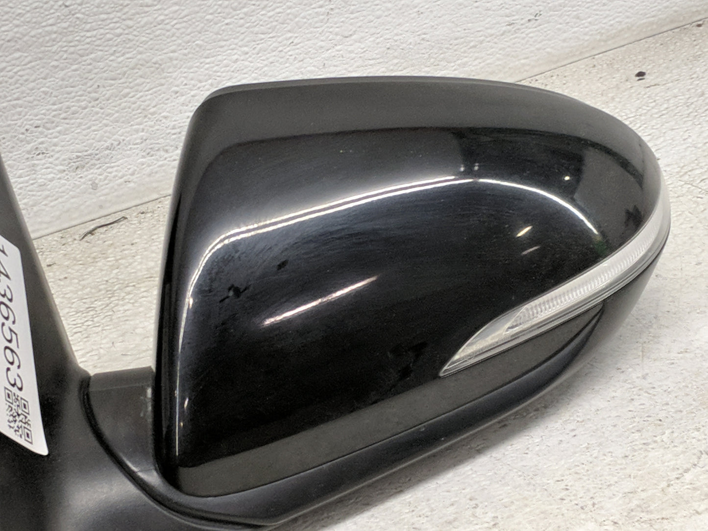 2017-2018 Hyundai Elantra Driver Side View Mirror - Left Door Mirror OEM Used - Oemusedautoparts1.com
