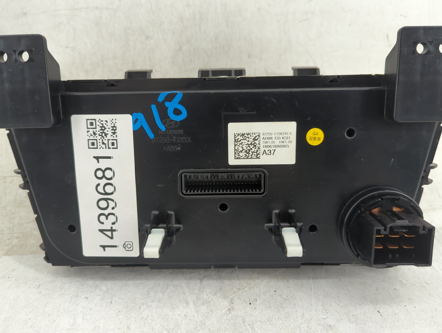 2017-2018 Hyundai Elantra Climate Control Module Temperature AC/Heater Replacement P/N:97250-F2062KE Fits Fits 2017 2018 OEM