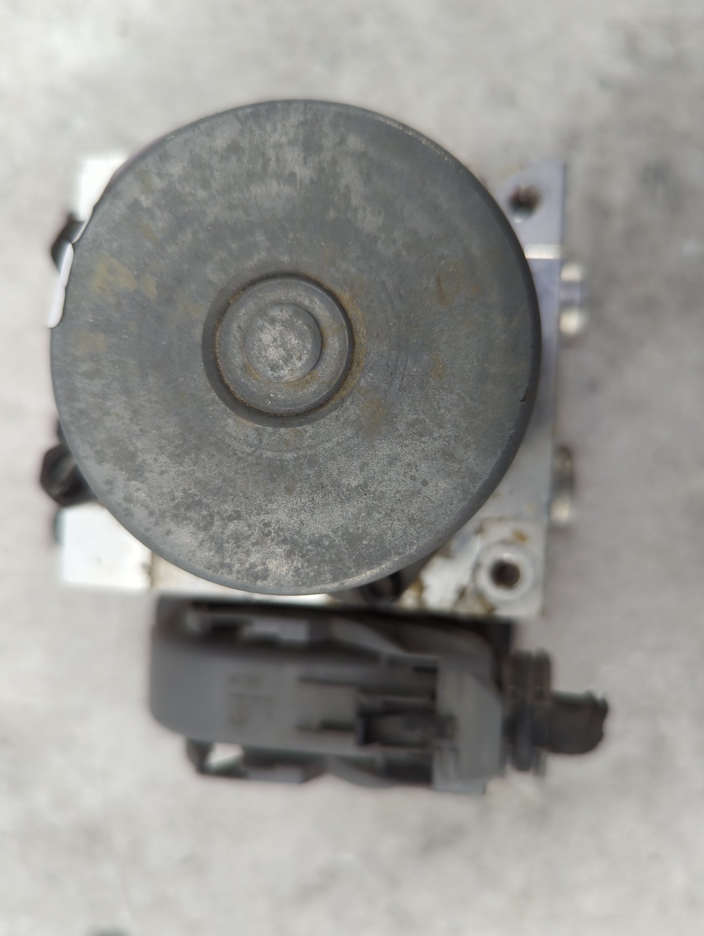 2017-2019 Hyundai Elantra ABS Pump Control Module Replacement P/N:F2589-30500 Fits Fits 2017 2018 2019 OEM Used Auto Parts -