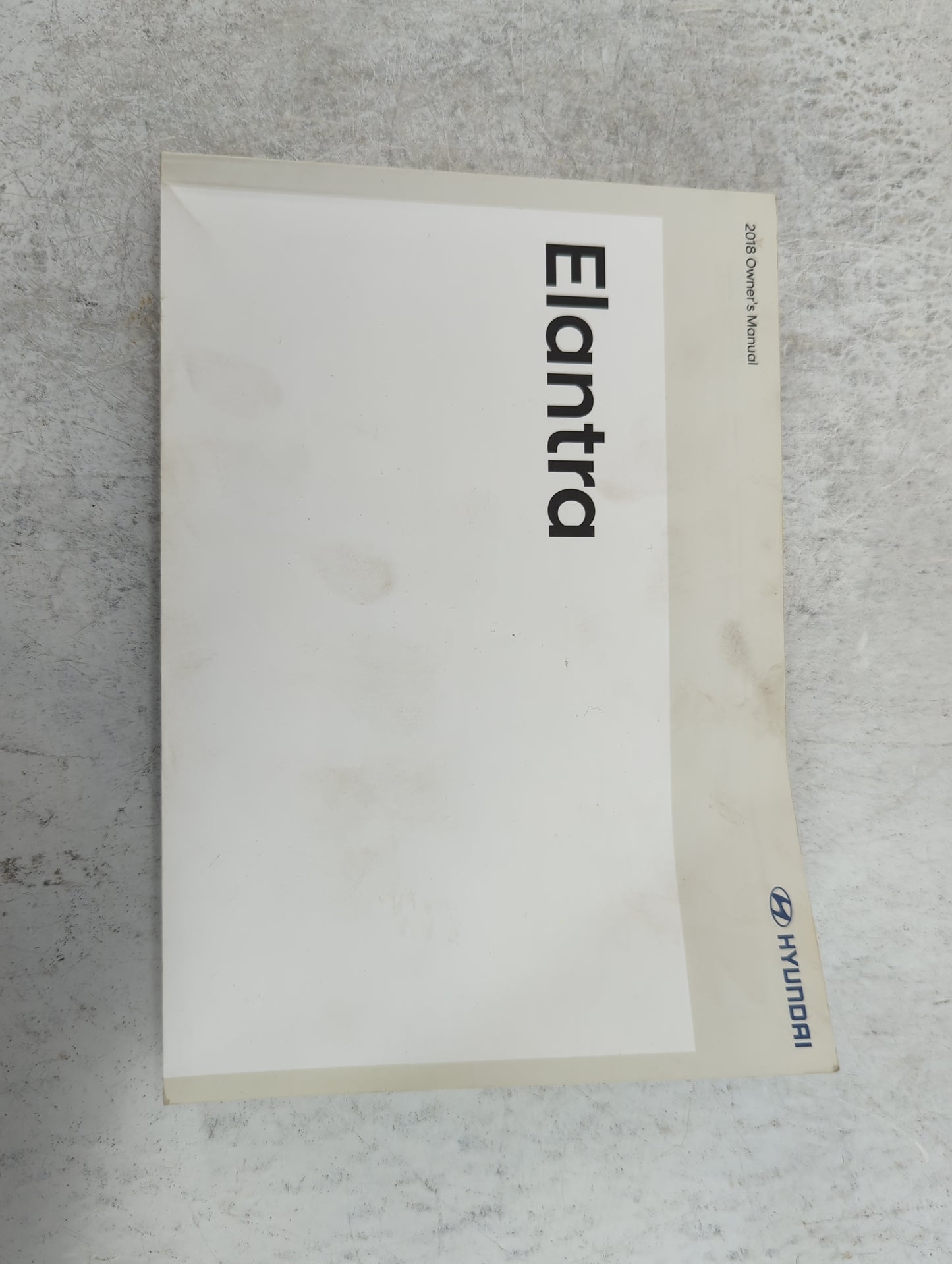 2018 Hyundai Elantra Owners Manual Book Guide P/N:JF3O-EU85I OEM Used Auto Parts - Oemusedautoparts1.com