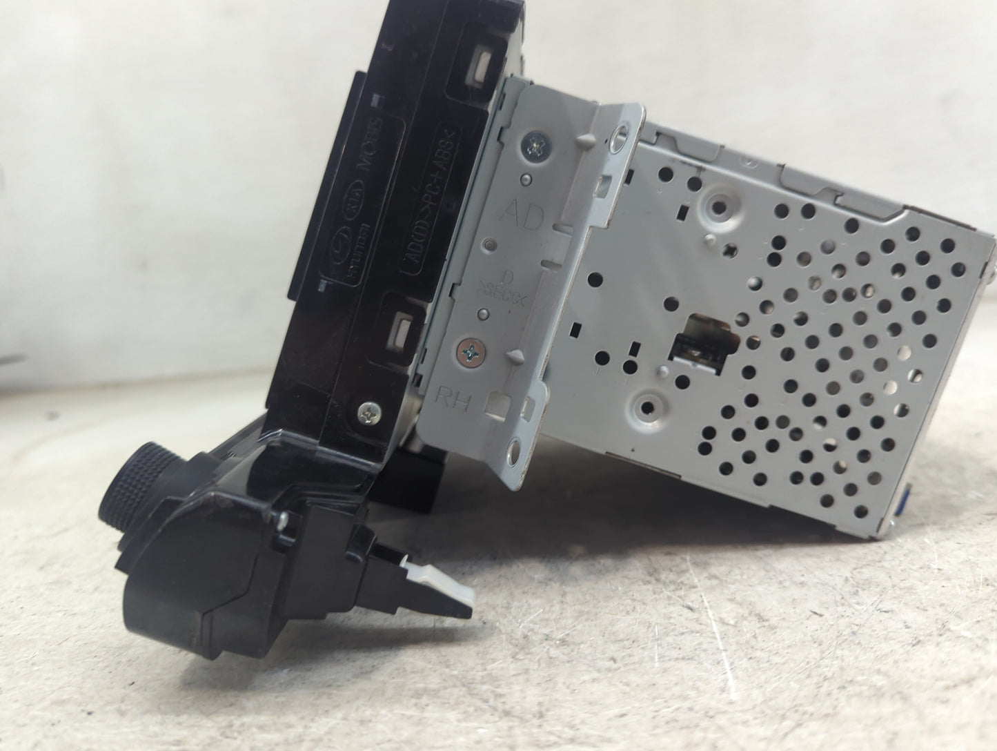 2017-2018 Hyundai Elantra Radio AM FM Cd Player Receiver Replacement P/N:96160-F2101UAT AV8412AN Fits Fits 2017 2018 OEM Use