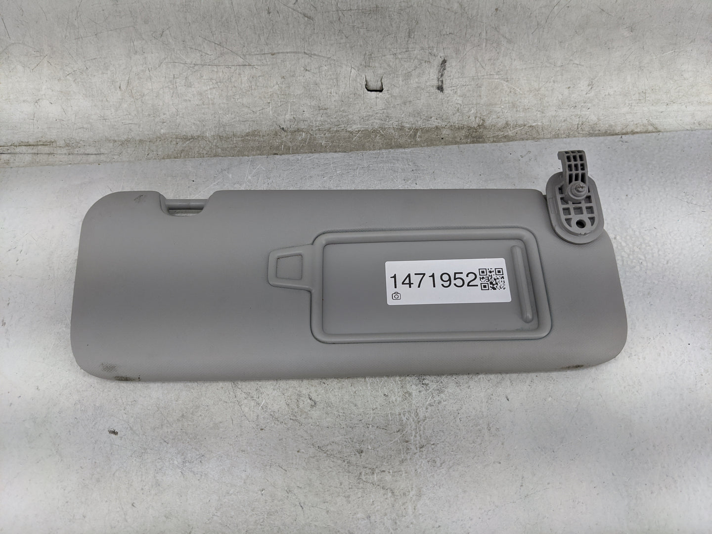 2017-2020 Hyundai Elantra Sun Visor Shade Replacement Passenger Right Mirror Fits Fits 2017 2018 2019 2020 OEM Used Auto Par