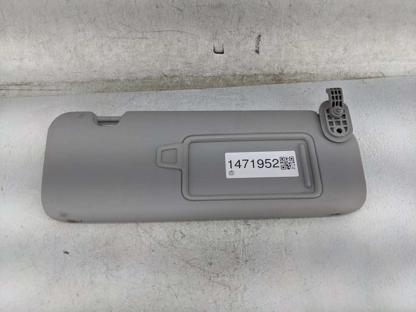 2017-2020 Hyundai Elantra Sun Visor Shade Replacement Passenger Right Mirror Fits Fits 2017 2018 2019 2020 OEM Used Auto Par