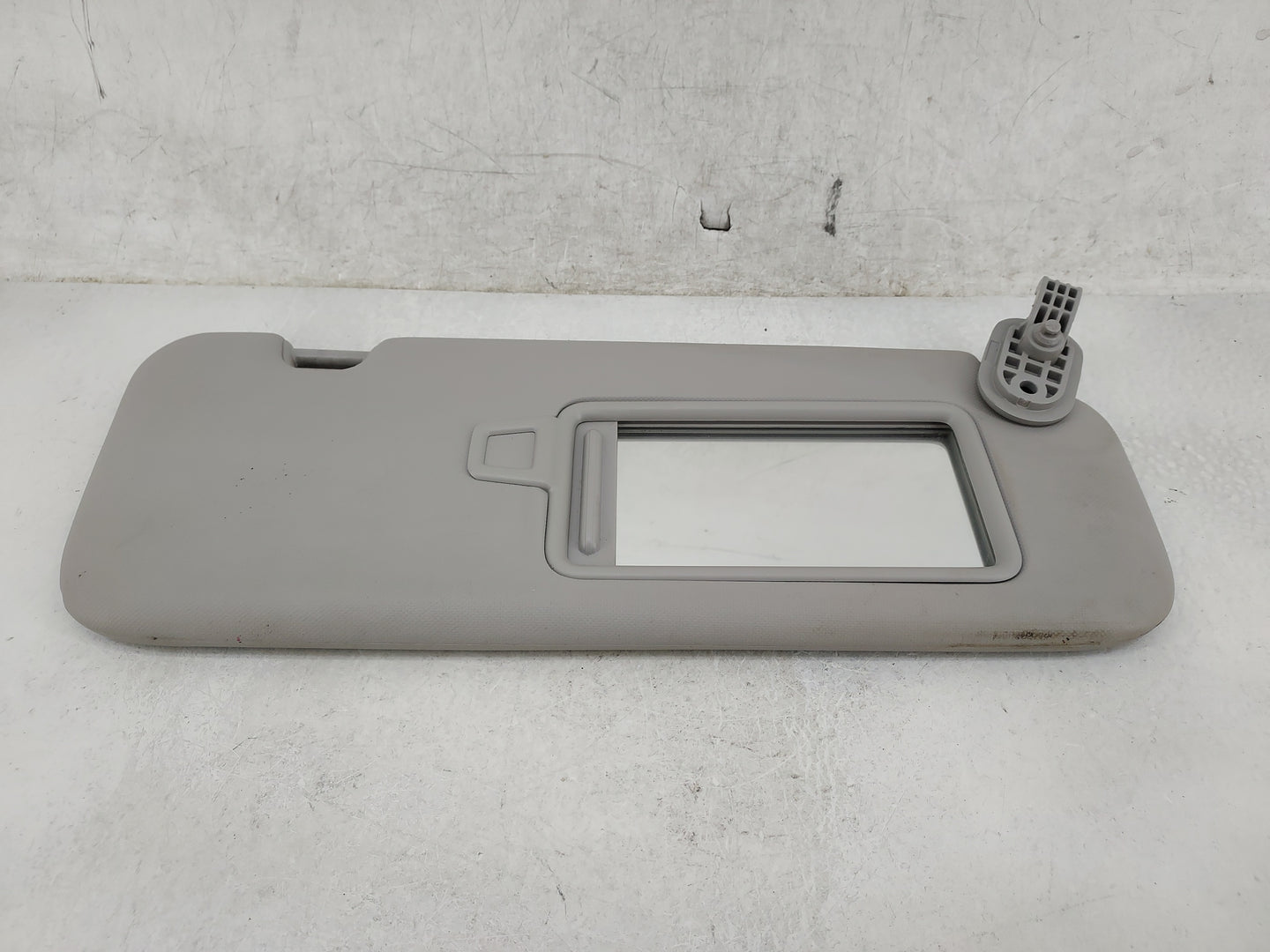 2017-2020 Hyundai Elantra Sun Visor Shade Replacement Passenger Right Mirror Fits Fits 2017 2018 2019 2020 OEM Used Auto Par