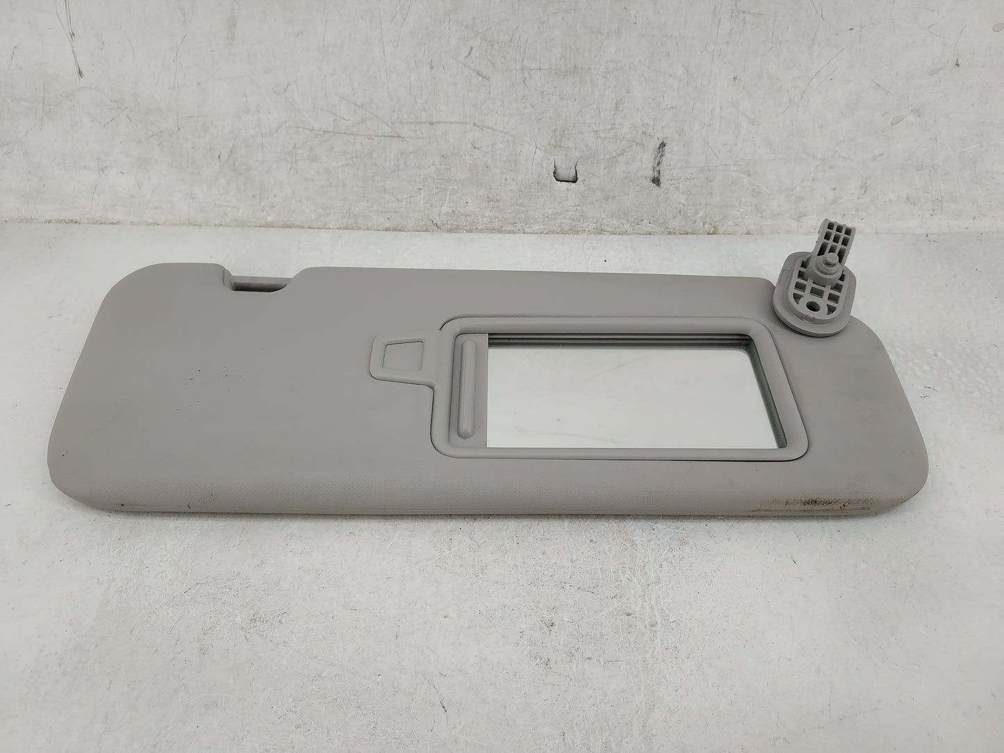 2017-2020 Hyundai Elantra Sun Visor Shade Replacement Passenger Right Mirror Fits Fits 2017 2018 2019 2020 OEM Used Auto Par